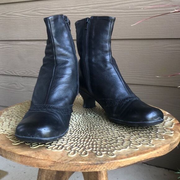 COPY - 🎯 La CANADIENNE BLK Leather Waterproof Ankle Boots - Picture 1 of 8